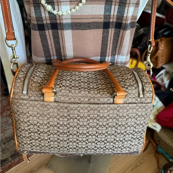 Coach 2004 monogram Brown Leather Accent Large Train Case Bag/ Boston - Picture 6 of 17